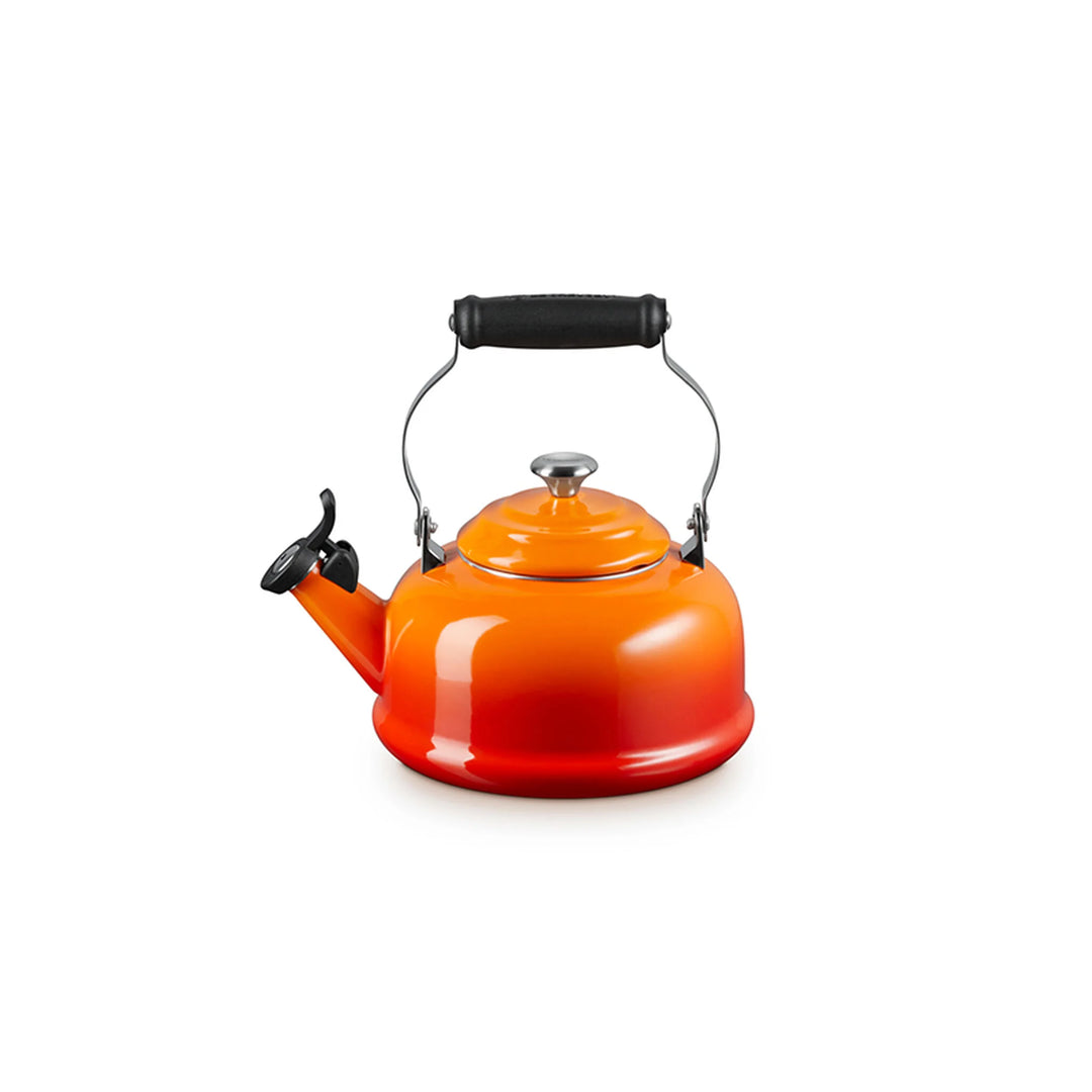 Le Creuset Classic Whistling Kettle, 1.7 Qt.