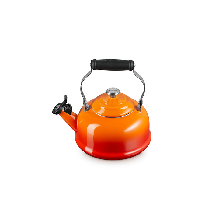 Le Creuset Classic Whistling Kettle, 1.7 Qt.