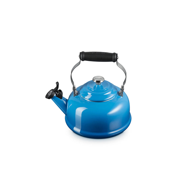 Le Creuset Classic Whistling Kettle, 1.7 Qt.