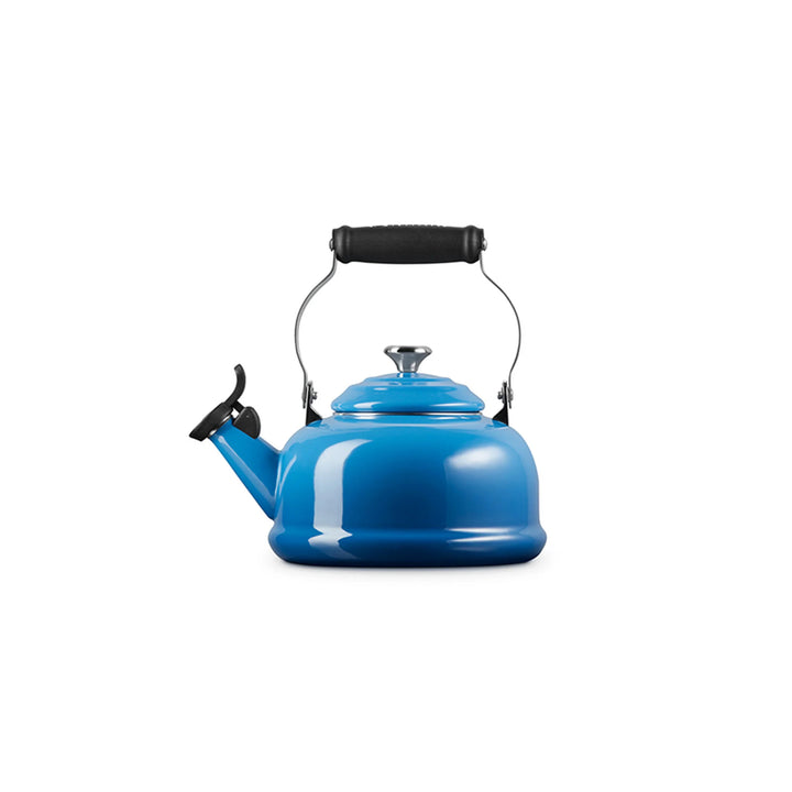 Le Creuset Classic Whistling Kettle, 1.7 Qt.