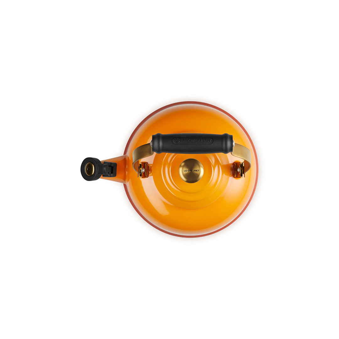 Le Creuset Classic Whistling Kettle, 1.7 Qt.