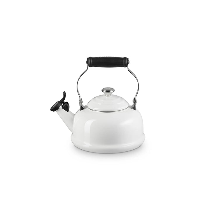 Le Creuset Classic Whistling Kettle, 1.7 Qt.