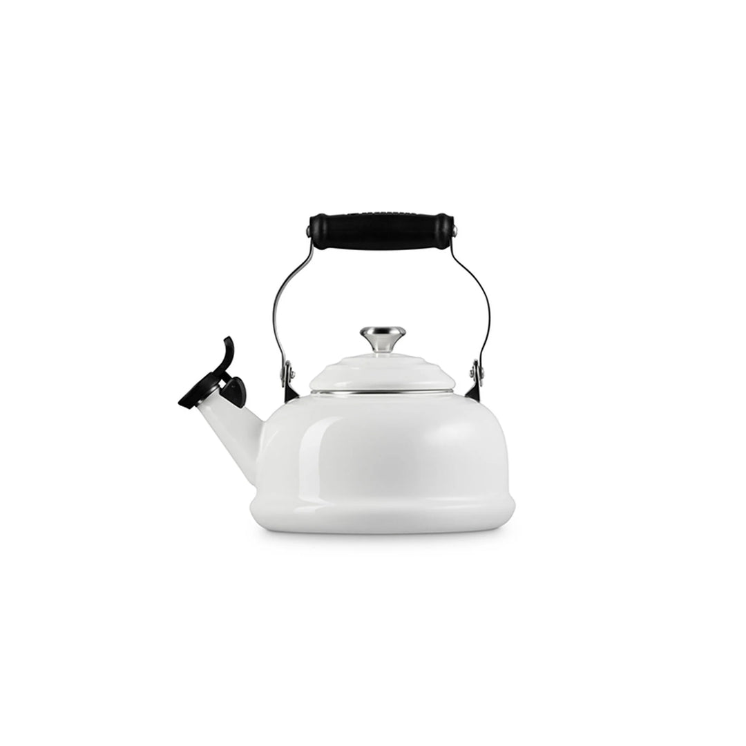 Le Creuset Classic Whistling Kettle, 1.7 Qt.